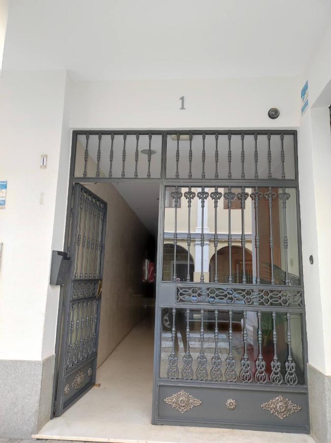 Atico De 1 Dormitorio En Pleno Centro Con Parking アヤモンテ エクステリア 写真